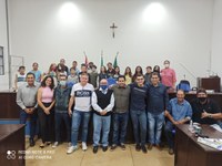 Alunos da Escola Prof. Oswaldo Januzzi realizam visita a Câmara Municipal.